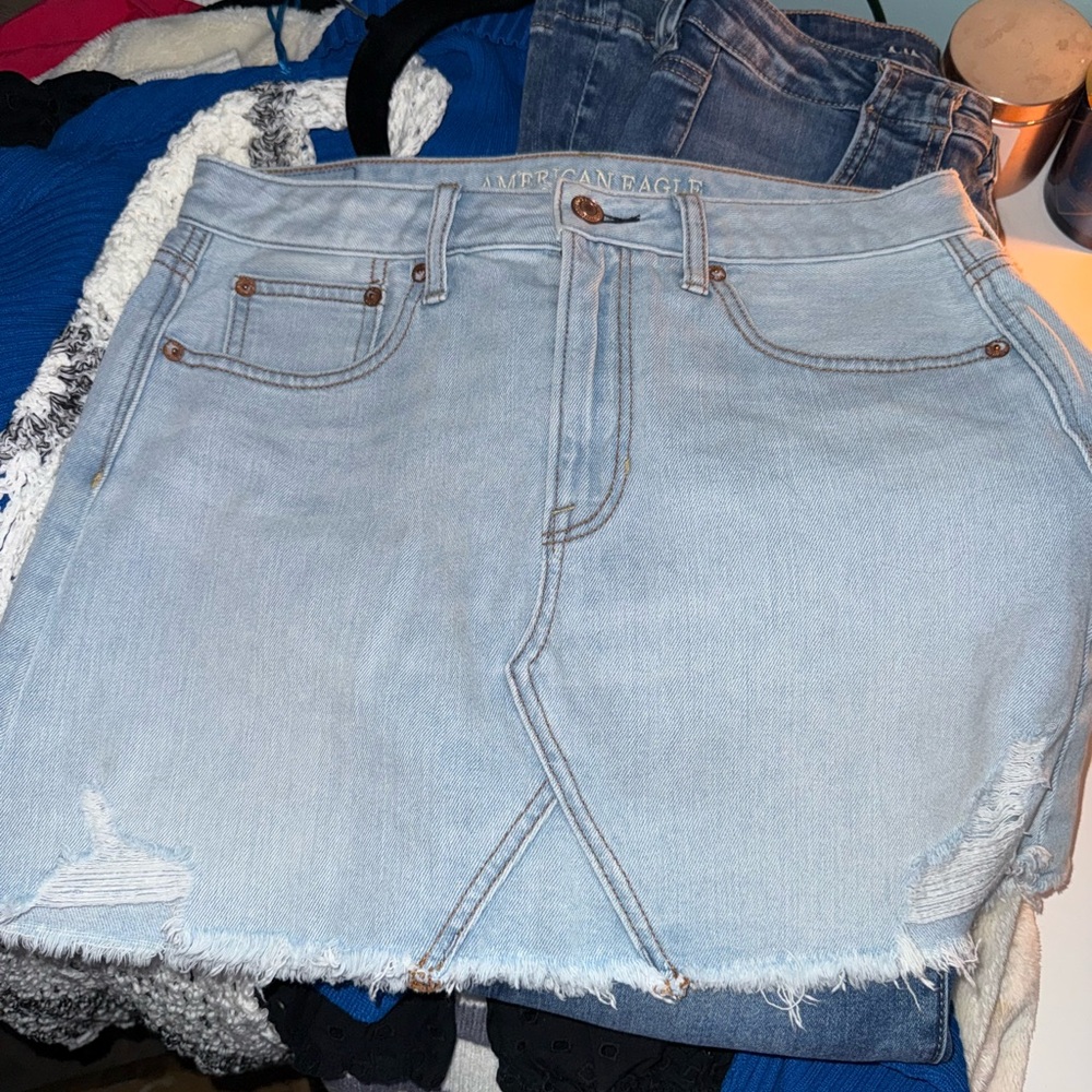 Closet cleanout!! Message or comment for more info. Bottoms are AE 6
